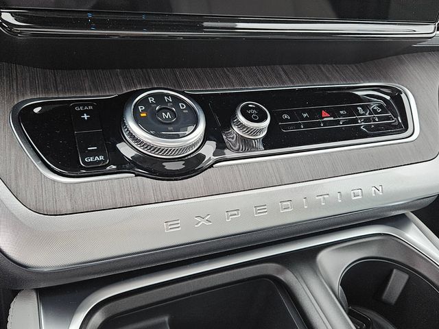 New 2026 Black Ford Platinum image 22