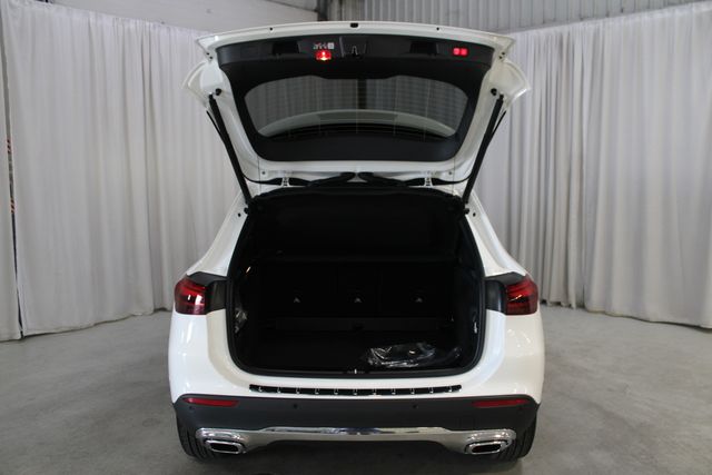 New 2026 White Mercedes-Benz GLA 250 image 31