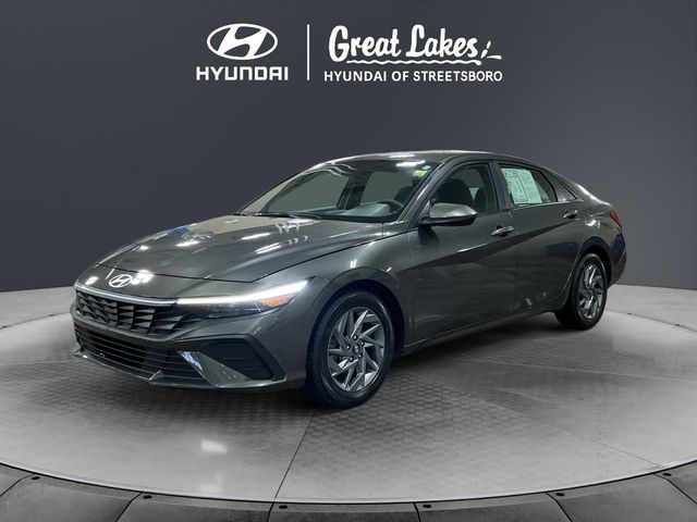 2024 Hyundai Elantra SEL FWD