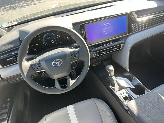 2025 Toyota Camry SE 13