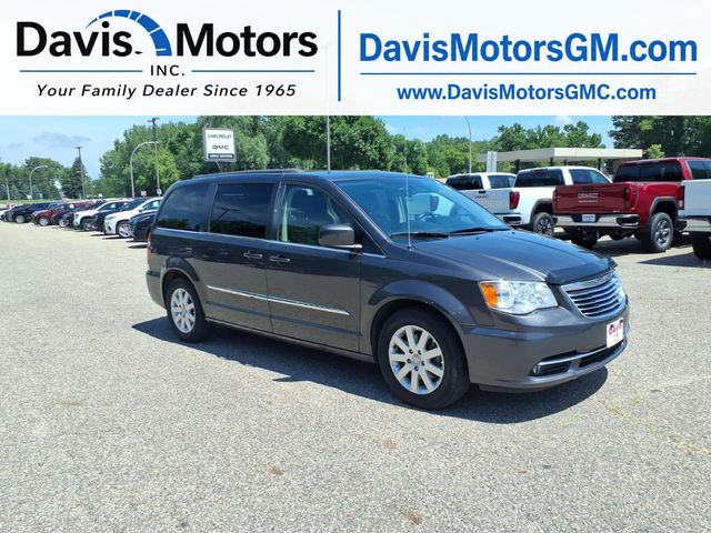Gray (Granite Crystal Metallic Clearcoat) 2016 Chrysler Town & Country Minivan Front-Wheel Drive 6-Speed Automatic