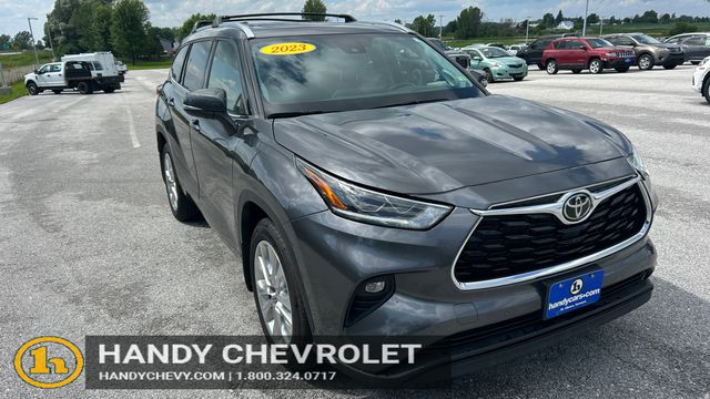 Magnetic Gray Metallic 2023 Toyota Highlander SUV / Crossover All-Wheel Drive 8-Speed Automatic