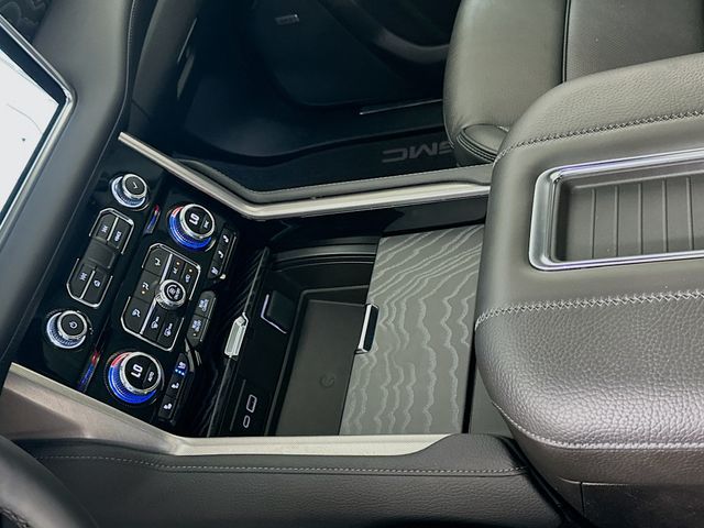 Thumbnail: 2024 GMC Yukon - 17