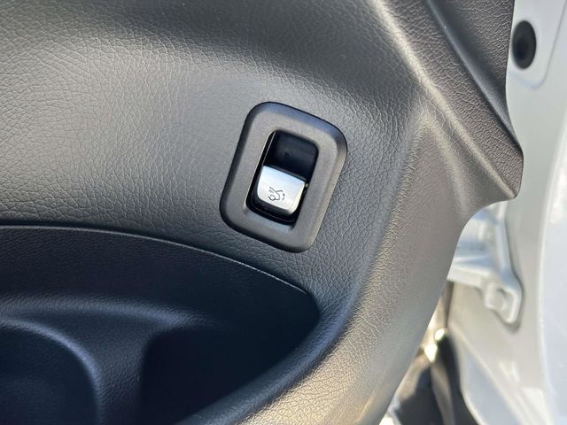 used 2022 Mercedes-Benz GLC car, priced at $39,630