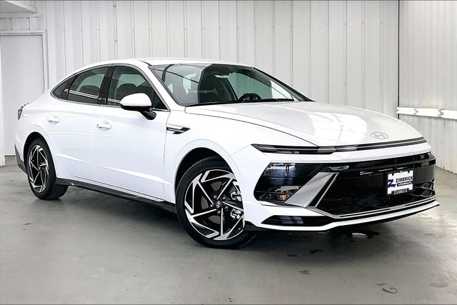 Serenity White 2026 Hyundai Sonata Sedan Front-Wheel Drive 8-Speed Automatic