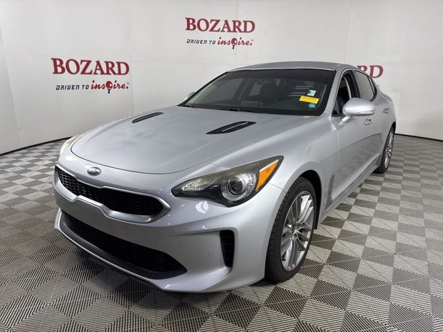 2018 Silky Silver Kia Stinger Base RWD Sedan