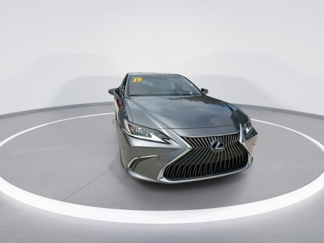 2019 Lexus ES - $23,898