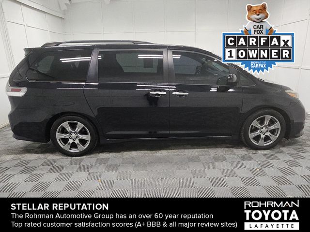 2017 Toyota Sienna SE 7