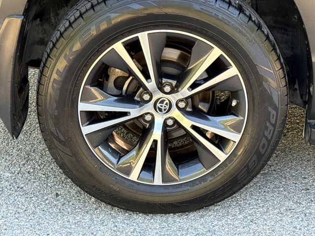 Used 2016 Toyota Highlander SUV