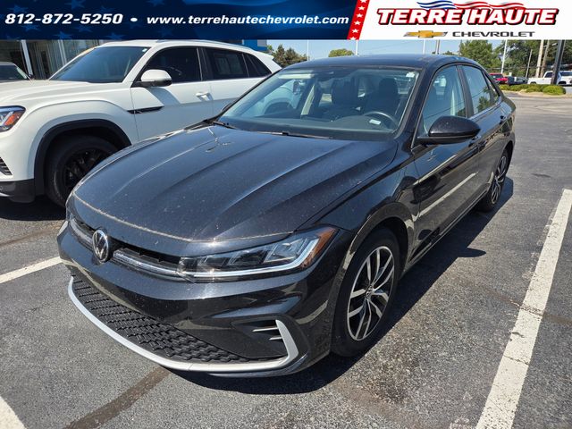 Deep Black Pearl 2025 Volkswagen Jetta Sedan Front-Wheel Drive 8-Speed Automatic