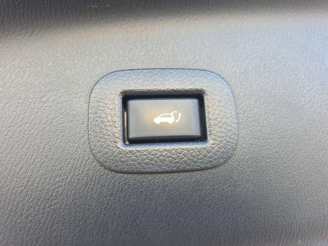 Used 2021 Moonstone White INFINITI Premium Select image 15