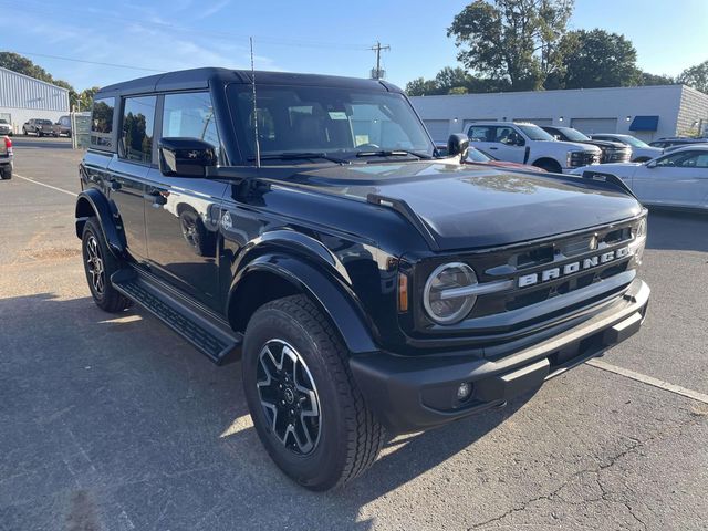 Shadow Black 2026 Ford Bronco SUV / Crossover Four-Wheel Drive Automatic