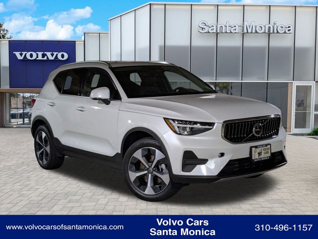 2025 Volvo XC40