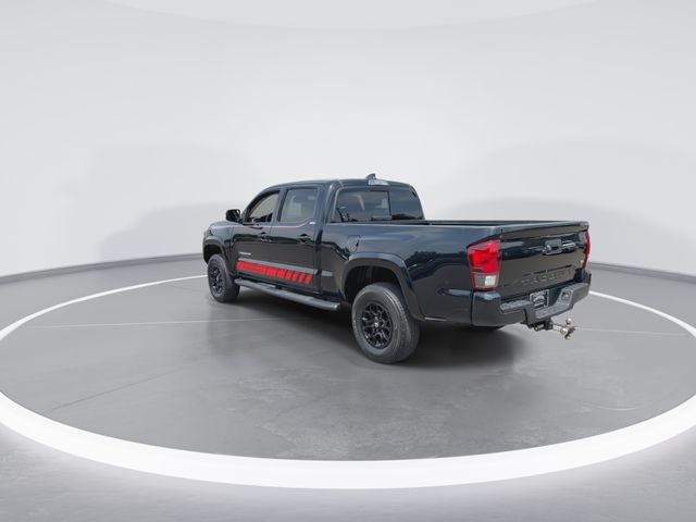 Used 2022 Black Toyota SR5 image 7