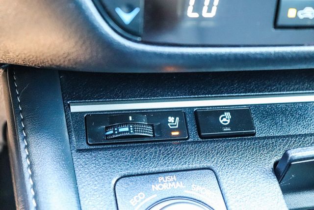 Used 2018 Silver Lexus 300h image 30