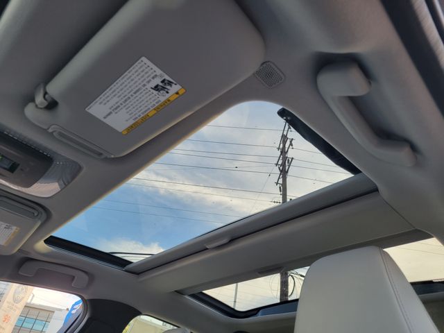 2026 Toyota Prius Limited - Photo 17