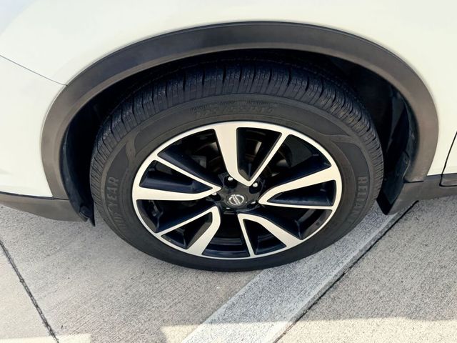 Thumbnail: 2017 Nissan Rogue - 17