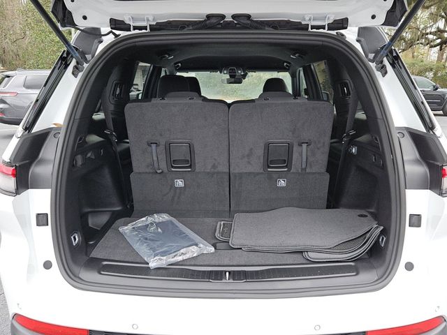 2026 Jeep Grand Cherokee L Laredo 4x4