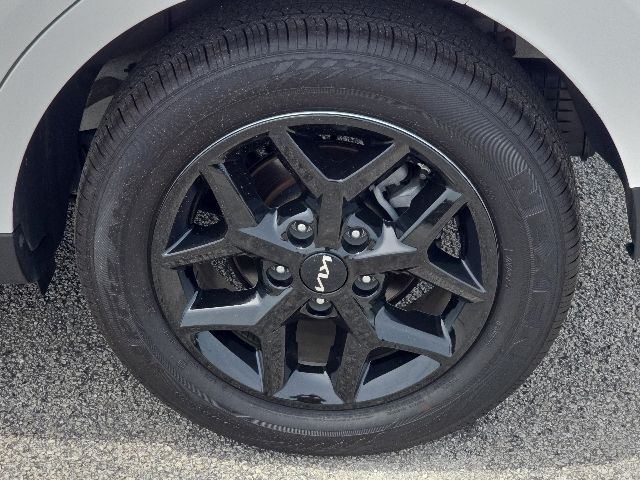 2025 Kia Soul LX:B02320