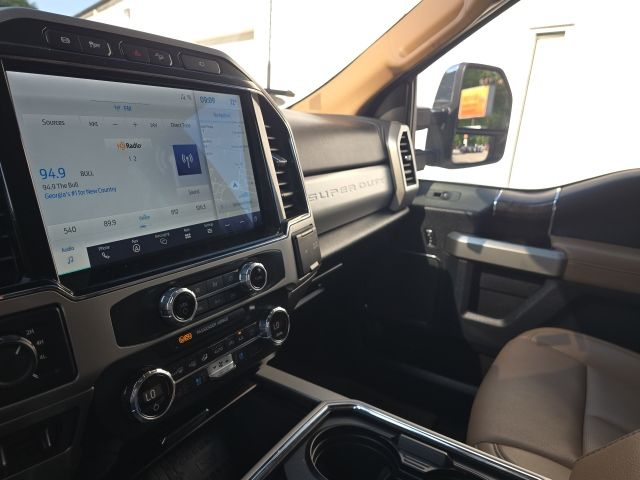 2022 Ford F-250SD Lariat:B02329