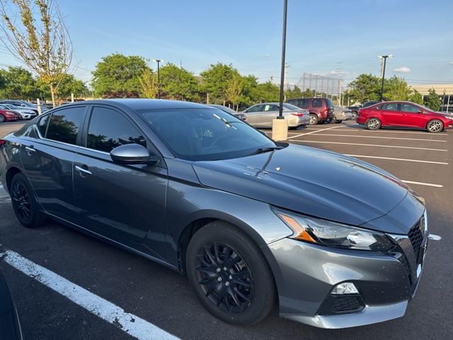 Used 2022 Gray Nissan 2.5 S image 3