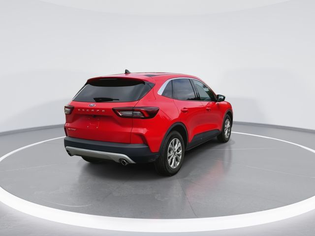 Used 2024 Red Ford Active image 10