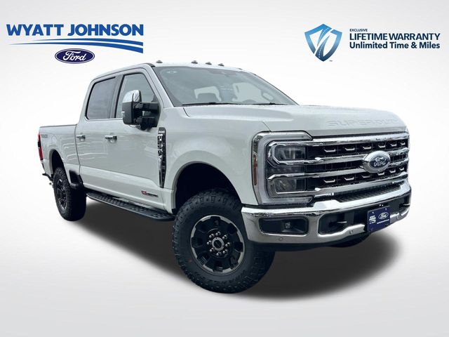Star White Metallic Tri-Coat 2026 Ford F-250 Super Duty Pickup Truck Four-Wheel Drive Automatic