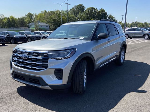 2025 Ford Explorer Active 8