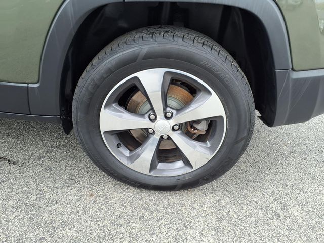 Used 2019 Green Jeep Limited image 8