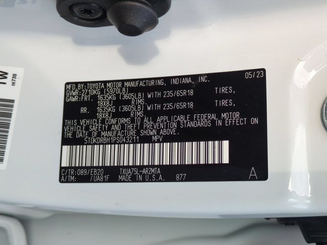Used 2023 Beige Toyota XLE image 38