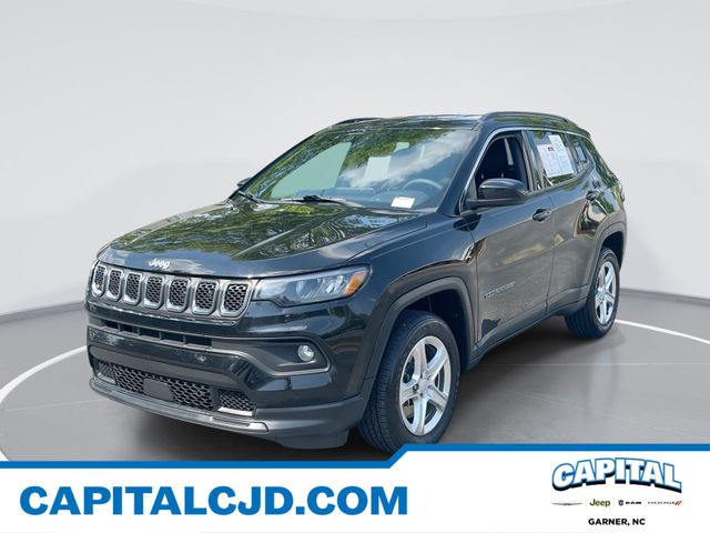 Diamond Black Crystal Pearlcoat 2023 Jeep Compass Latitude 4WD SUV / Crossover Four-Wheel Drive 8-Speed Automatic