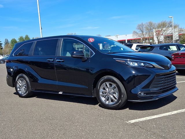 Midnight Black Metallic 2025 Toyota Sienna XLE 7-Passenger AWD Minivan All-Wheel Drive Continuously Variable Transmission