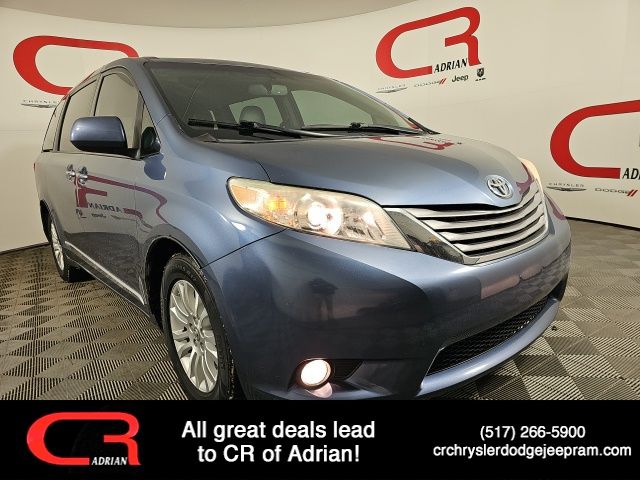 2015 Toyota Sienna XLE 7-Passenger Auto Access Seat