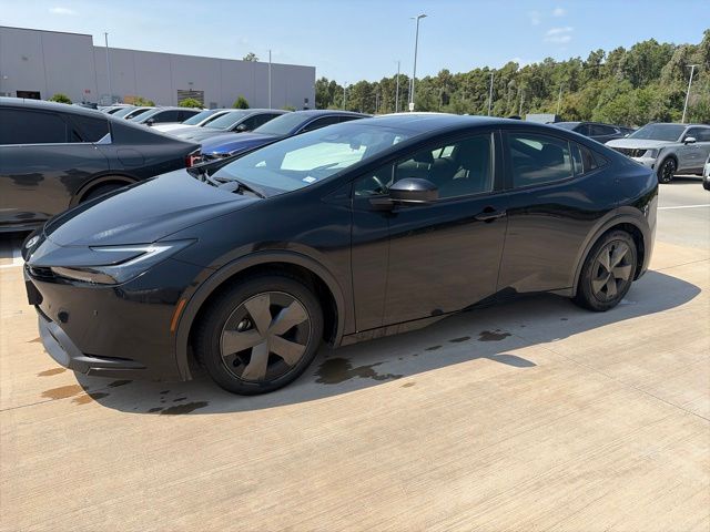 2025 Toyota Prius LE
