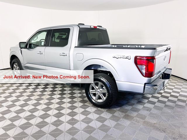 View vehicle photo 5