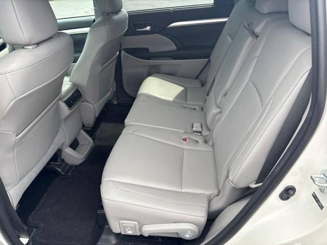 2014 Toyota Highlander XLE - Photo 13
