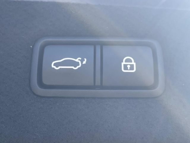 Used 2021 Genesis G90 Sedan
