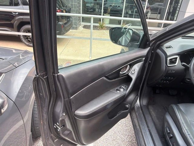2015 Nissan Rogue SL Gray at Sutliff Volkswagen