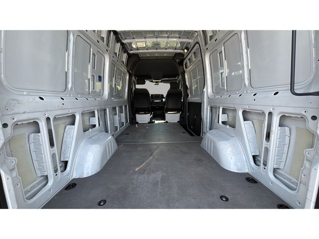 Used 2025  Mercedes-Benz Cargo 144 WB image 33