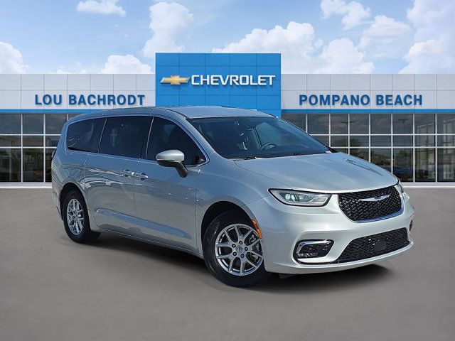 Silver Mist Clearcoat 2023 Chrysler Pacifica Touring L FWD Minivan Front-Wheel Drive 9-Speed Automatic