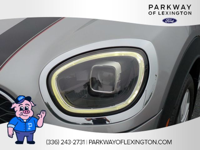 Used 2023 Silver MINI Signature image 9