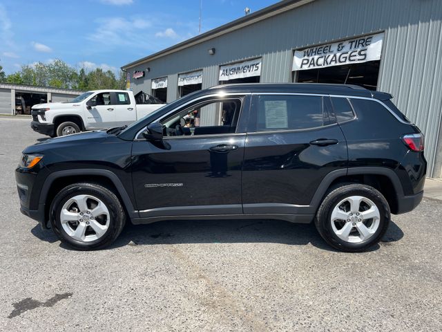 2021 Jeep Compass Latitude - Diamond Black exterior view 4