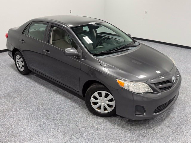 Used 2013 Gray Toyota L image 24