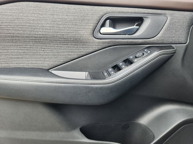 2023 Nissan Rogue SV photo 13