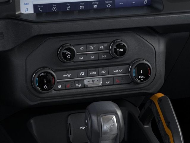 2024 Ford Bronco Badlands photo