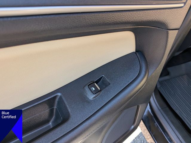 Used 2022 Black Ford SEL image 26