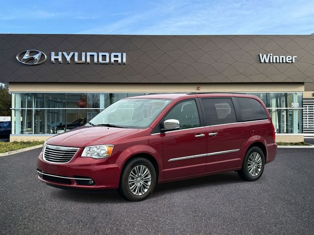 Deep Cherry Red Crystal Pearlcoat 2015 Chrysler Town & Country Minivan Front-Wheel Drive 6-Speed Automatic