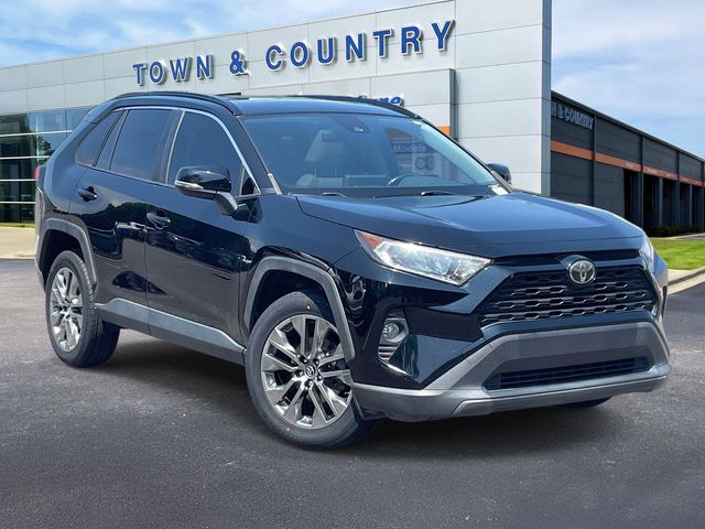 Midnight Black Metallic 2019 Toyota RAV4 SUV / Crossover Front-Wheel Drive 8-Speed Automatic