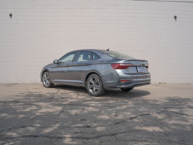 Certified Used 2024  Volkswagen 1.5T SE image 3