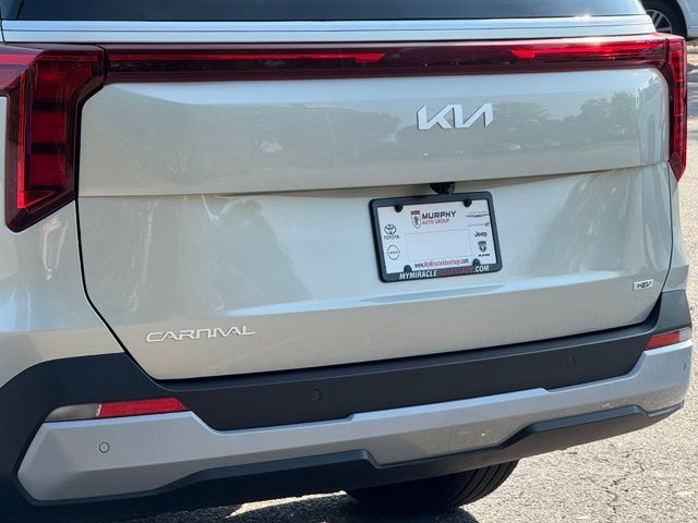 Used 2025 Kia Carnival Hybrid Van